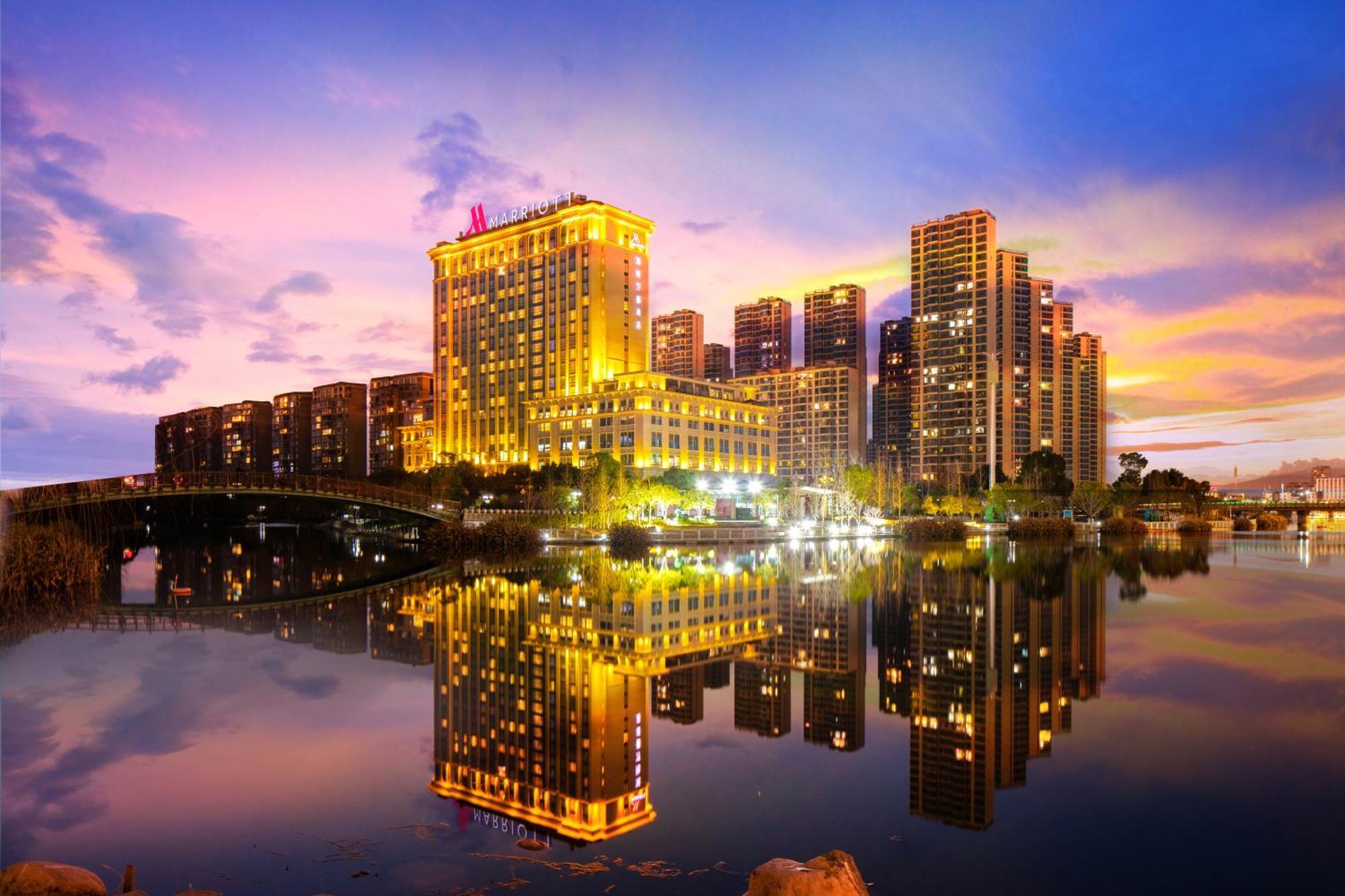 Zhejiang Taizhou Marriott Hotel Exterior photo